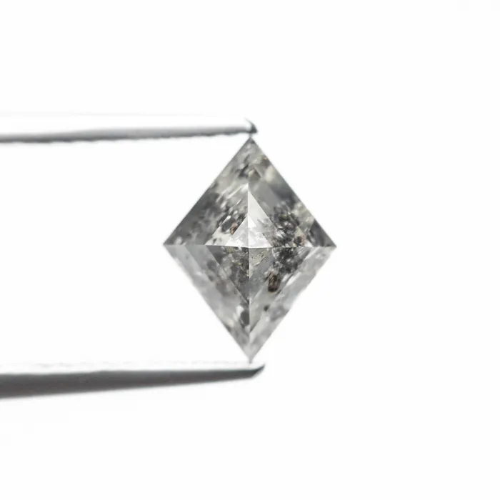 158ct 911x705x452mm Lozenge Step Cut 2545021 Misfit Diamonds Rings