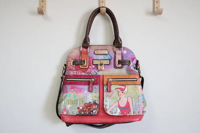 B Brentano B Bretano Designer Purse In NEW Condition Earrings