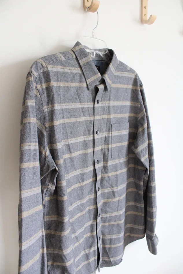 Banana Republic Earrings Banana Republic Soft Wash Tailored Slim Fit Gray Striped Button Down Shirt L Banana Republic Earrings Banana Republic Soft Wash Tailored Slim Fit Gray Striped Button Down Shirt L