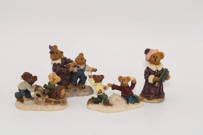 Boyds Town Villagers Jubilee Thrift Earrings