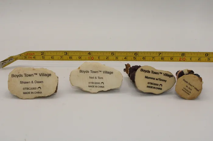 Boyds Town Villagers Jubilee Thrift Earrings