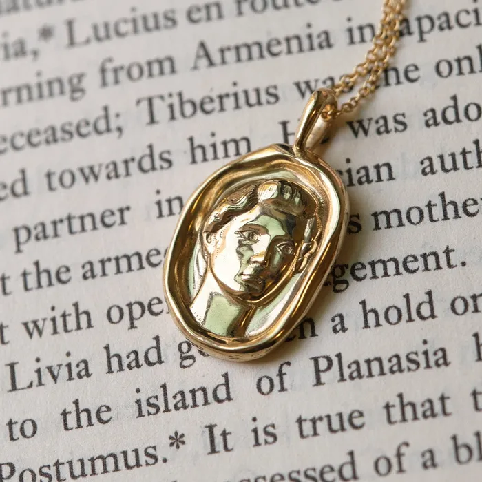 COMMON ERA Necklaces Livia Molten Gold Pendant