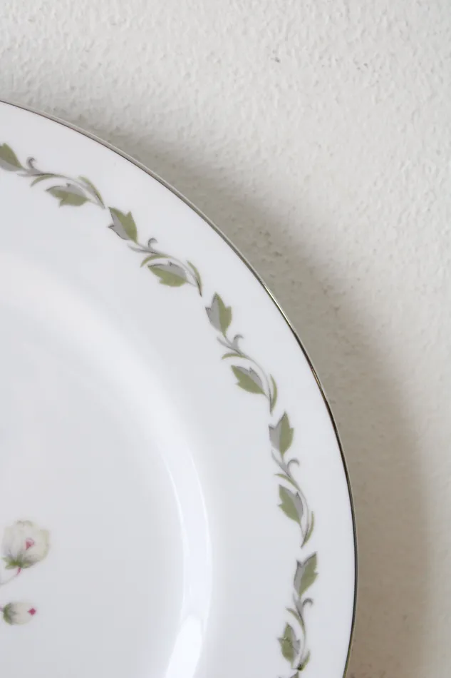 Flair Earrings Flair Fine China Japan Irene 4149 Dinner Plate 10