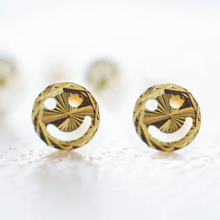 Gold Shield Aretes de caritas sonrientes de oro Macizo 18K Earrings