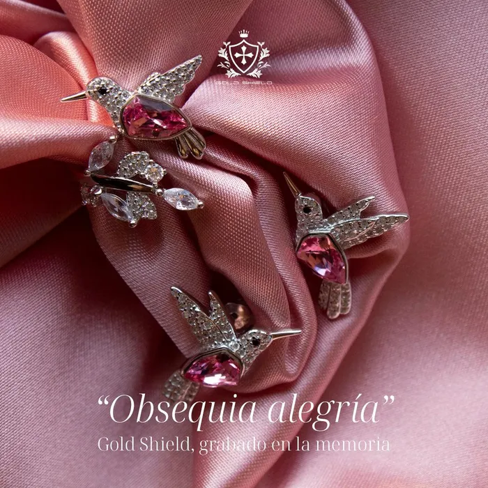 Gold Shield Earrings Aretes de Colibr Plata 925 y Circonia