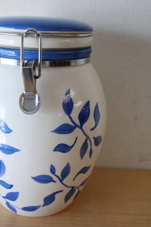 Inspirado Rings Inspirado StoneLite Hand Painted Blue Leaf Pattern Cannister
