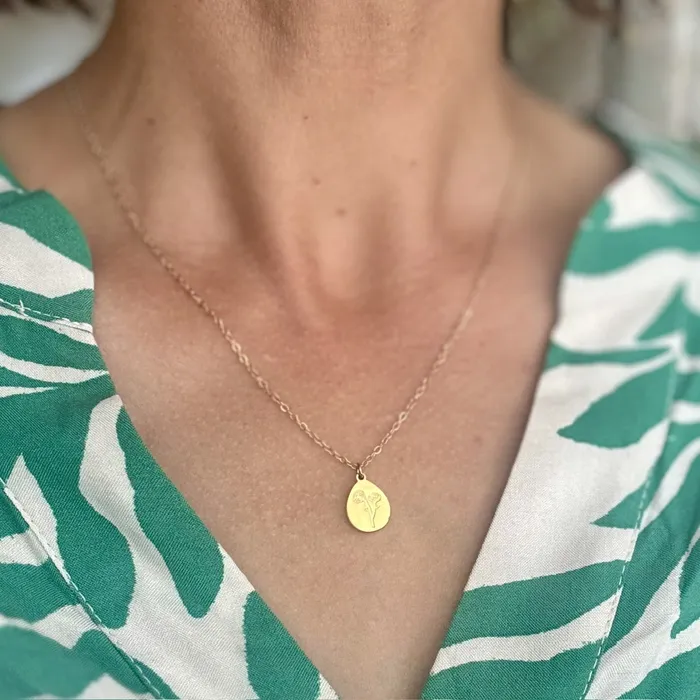 iszi ONLINE Flower Pendant Necklace Necklaces