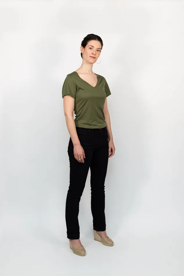 justineleconte1 Earrings ADLE Vneck top warm green justineleconte1 Earrings ADLE Vneck top warm green