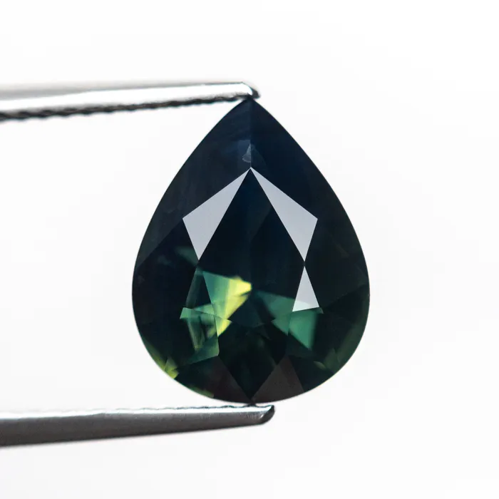 Misfit Gems Earrings 306ct 1148x886x483mm Pear Brilliant Sapphire 2577601