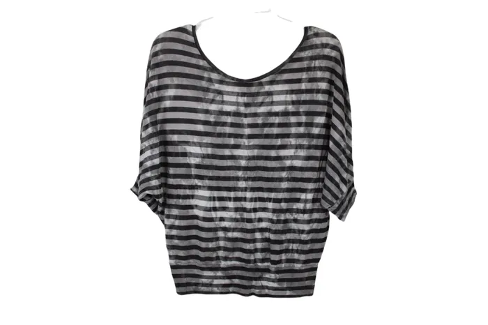 Mudd Gray Striped Top M Mudd Earrings