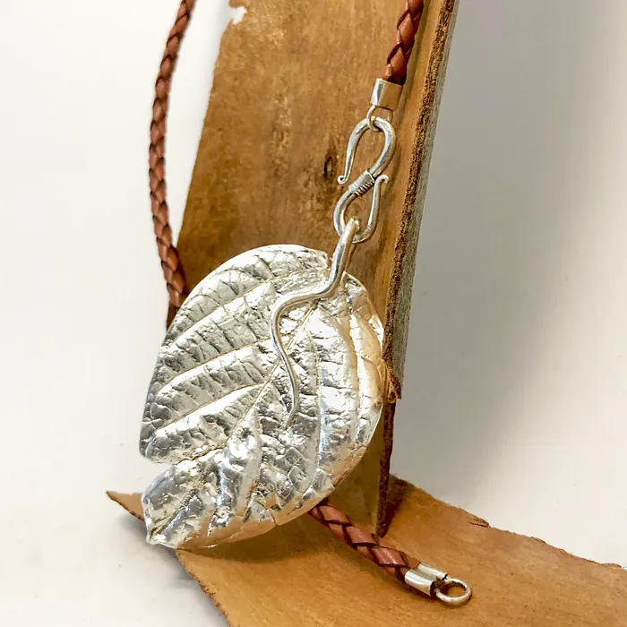 Necklaces DharmaCrafts Silver Leaf Pendant Necklace