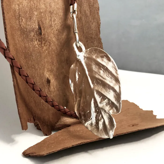 Necklaces DharmaCrafts Silver Leaf Pendant Necklace