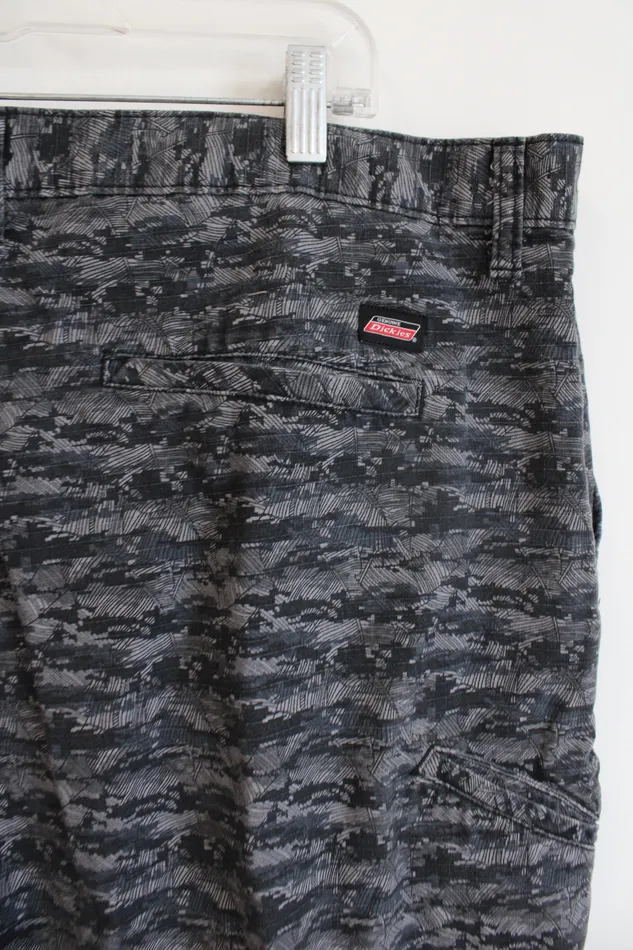 Necklaces Dickies Dickies Gray Leaf Pixel Camo Patterned Shorts 44