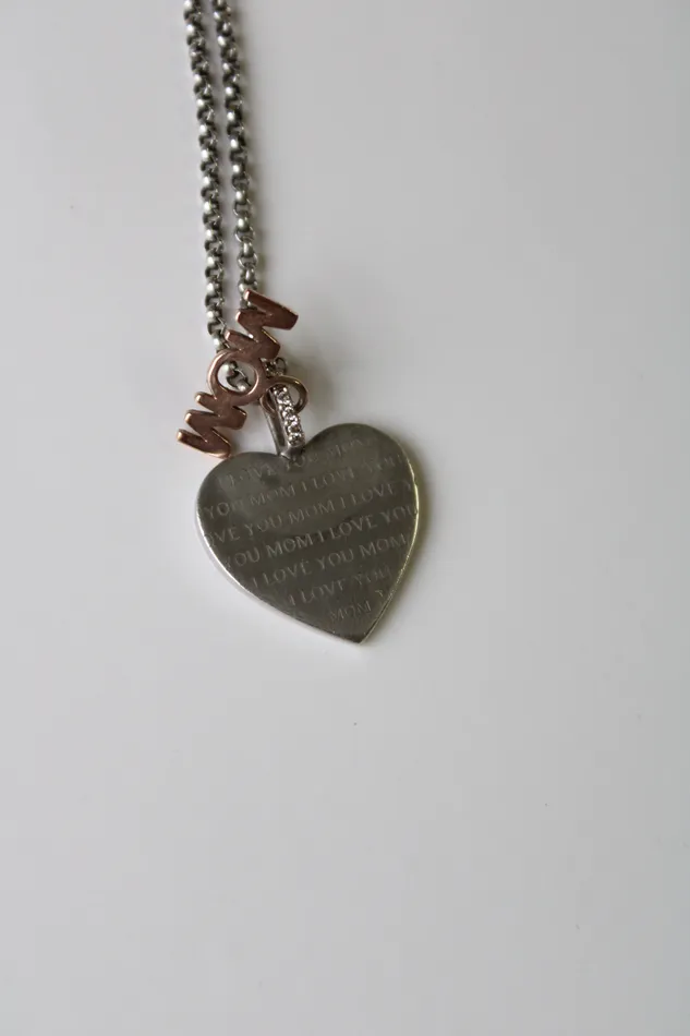 Necklaces Jubilee Thrift Mom Heart Pendant Necklace