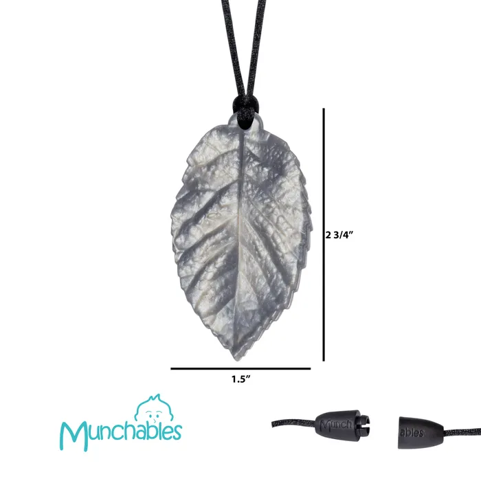 Necklaces Munchables Leaf Pendant