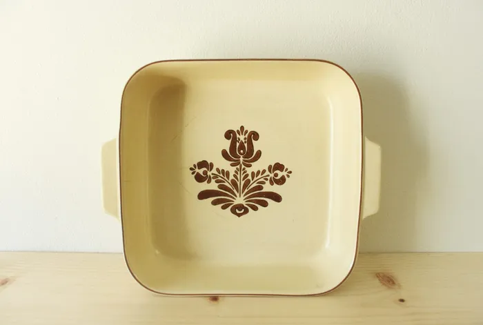 Pfaltzgraff Village Stoneware 2QT Baking 237 Casserole Dish 9X9 Pfaltzgraff Earrings Pfaltzgraff Village Stoneware 2QT Baking 237 Casserole Dish 9X9 Pfaltzgraff Earrings