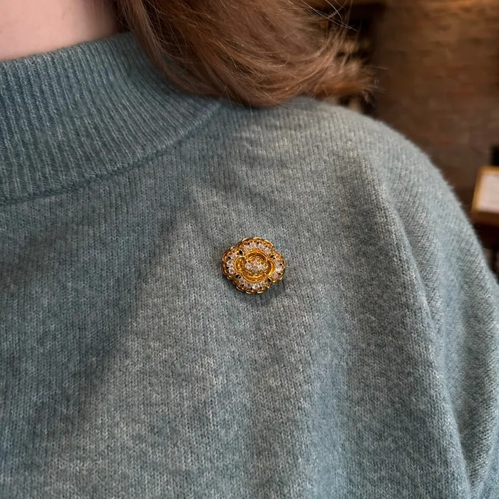 PreStyled Sets OTC Victorian 18K Yellow Gold 125 Carat Old Mine Cut Diamond Brooch