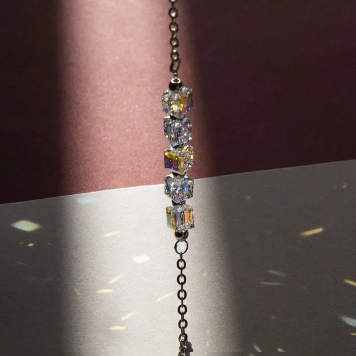 Pulseras para Mujer con Circonias Gold Shield Earrings