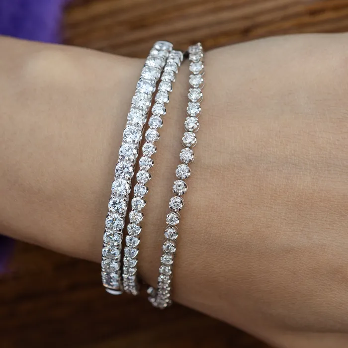 RACHEL LYNN CHICAGO 18 Karat White Gold 250cts Diamond Hinge Bracelet Bracelets