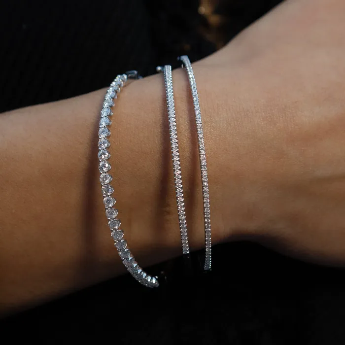 RACHEL LYNN CHICAGO 18 Karat White Gold 250cts Diamond Hinge Bracelet Bracelets