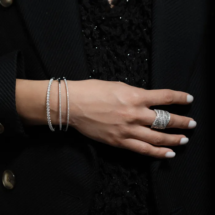 RACHEL LYNN CHICAGO 18 Karat White Gold 250cts Diamond Hinge Bracelet Bracelets
