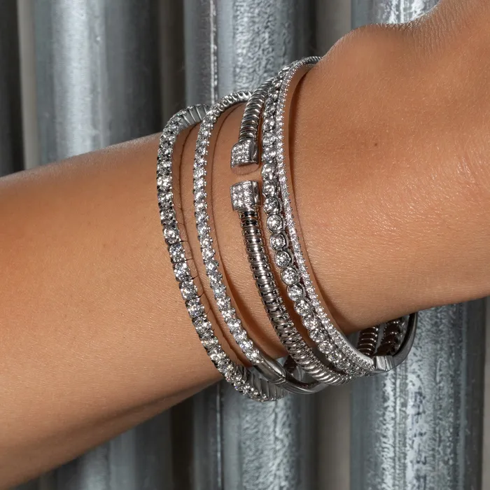 RACHEL LYNN CHICAGO 18 Karat White Gold 250cts Diamond Hinge Bracelet Bracelets