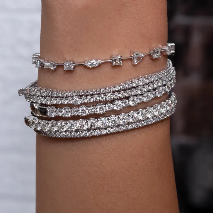 RACHEL LYNN CHICAGO 18 Karat White Gold 250cts Diamond Hinge Bracelet Bracelets
