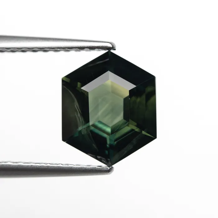 Rings Misfit Gems 202ct 910x737x399mm Hexagon Step Cut Sapphire 2276401