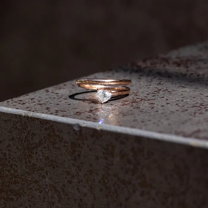 Rings RACHEL LYNN CHICAGO Rose Gold Heart Diamond Half Spiral Ring 60cts