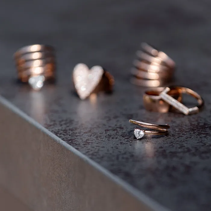Rings RACHEL LYNN CHICAGO Rose Gold Heart Diamond Half Spiral Ring 60cts