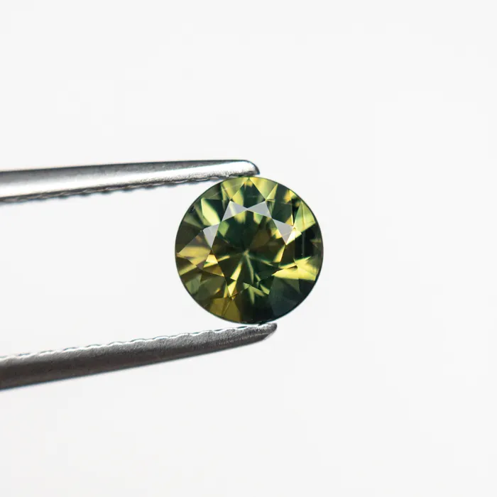 Rings YellowGreen Brilliant Sapphire 091ct Round Misfit Gems