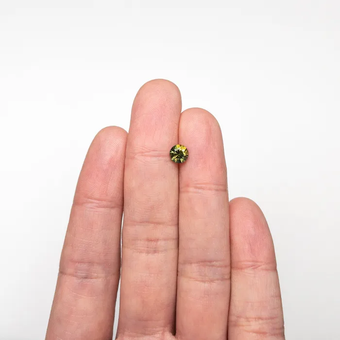 Rings YellowGreen Brilliant Sapphire 091ct Round Misfit Gems