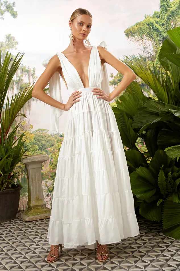 VEA MAXI DRESS Erika Pea Earrings VEA MAXI DRESS Erika Pea Earrings